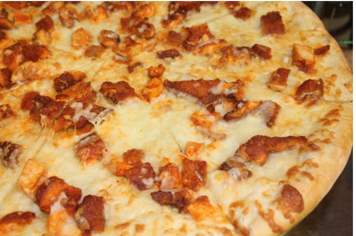 Order Buffalo Chicken Pizza - Large 16'' food online from Nonna Lisa Pizza store, North Arlington on bringmethat.com