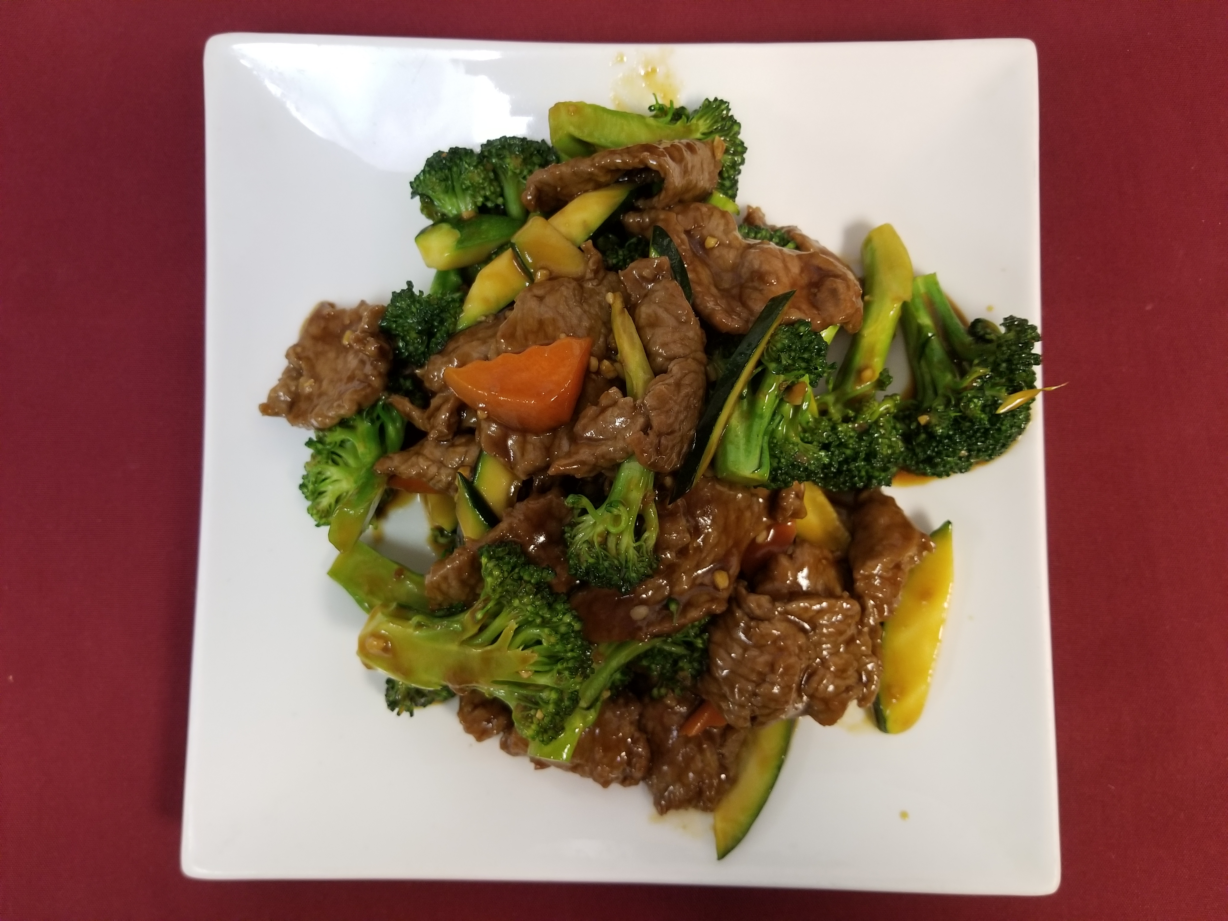 Order 39. Beef with Broccoli food online from Tsai's Chinese Bistro store, Albuquerque on bringmethat.com