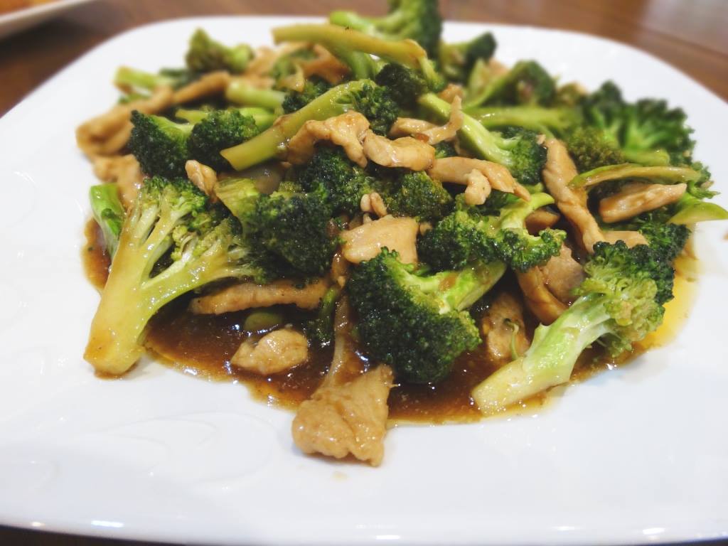 Order #31 Chicken and Broccoli Stir Fry food online from Rice Palace store, Eau Claire on bringmethat.com