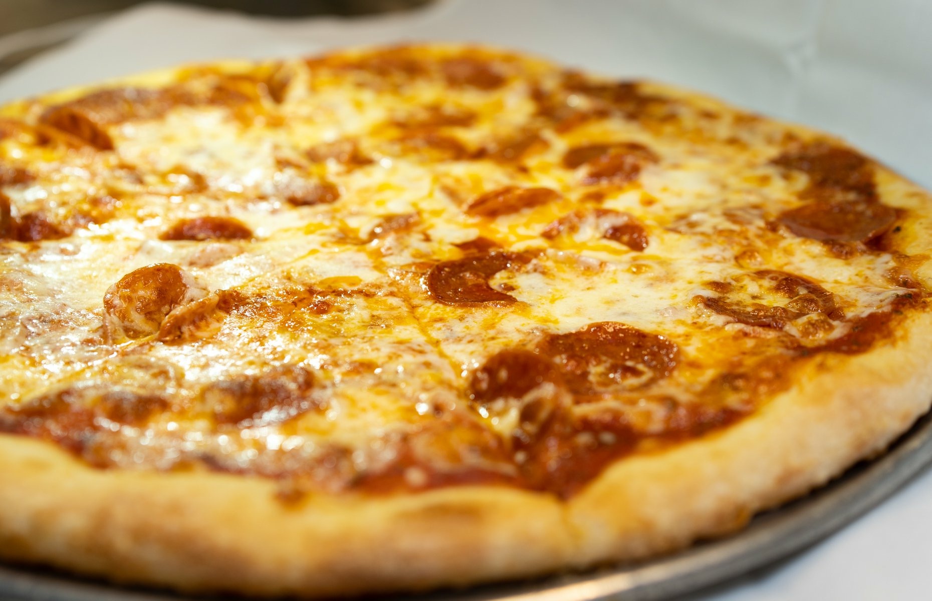 Order 12 inch cheese pizza food online from Anthony's store, Pflugerville on bringmethat.com