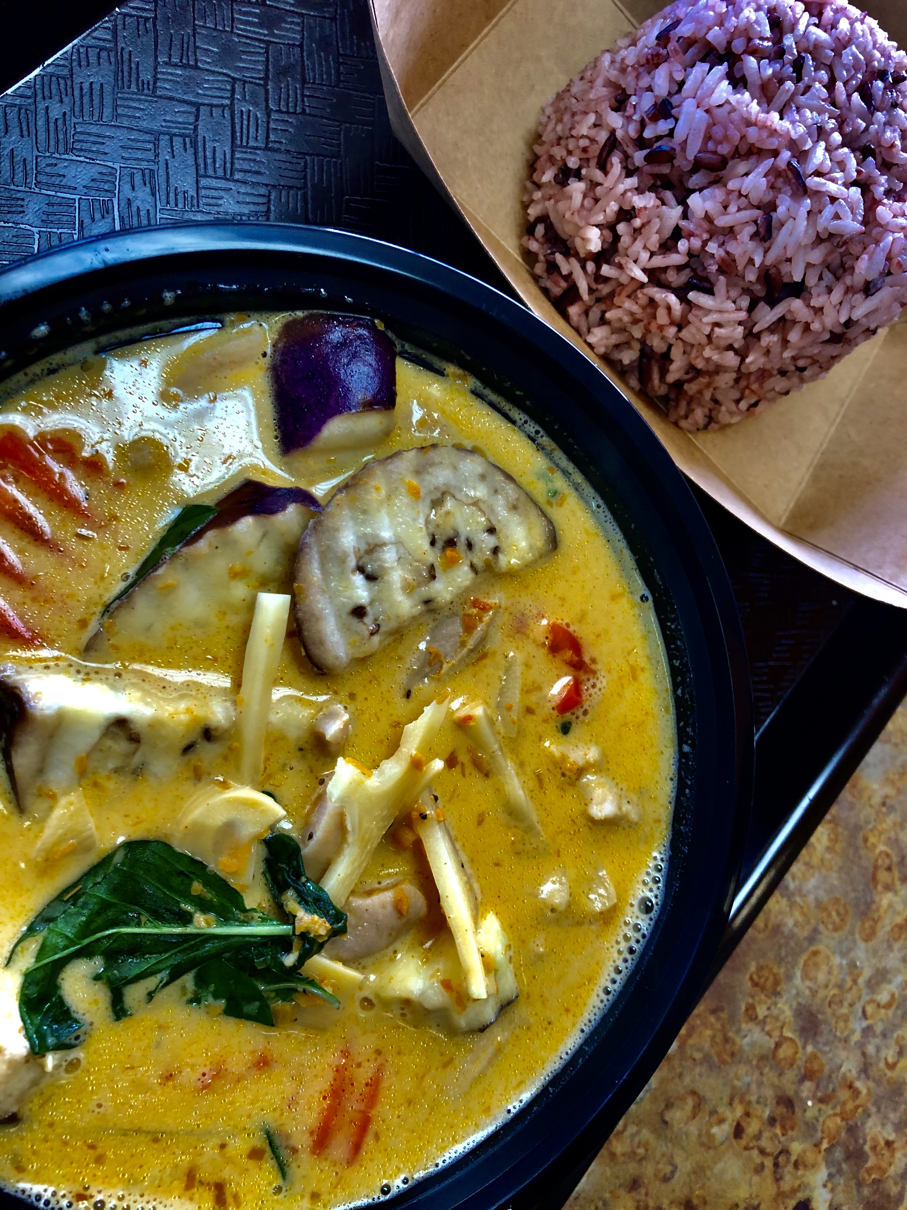 Order 17. Yellow Curry food online from Ano-Thai Kitchen store, Temecula on bringmethat.com