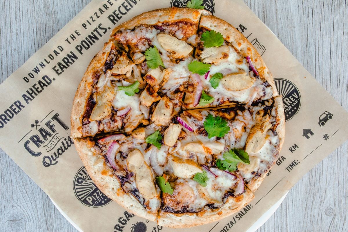 Order 16" Bold BBQ Chicken food online from Pizzarev store, Corona on bringmethat.com