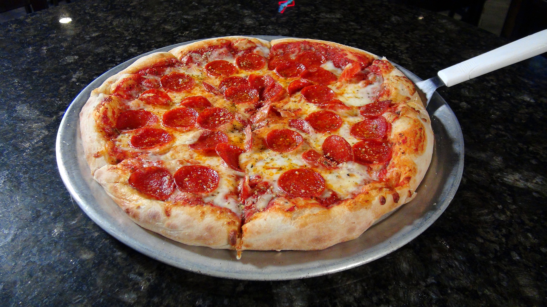Order 2 Topping BYO Pizza food online from Murphy Pub & Grill store, Rockford on bringmethat.com