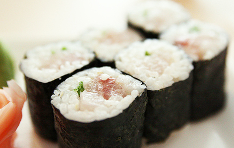 Order Yellowtail Maki food online from Dowize Bistro store, Wilmette on bringmethat.com