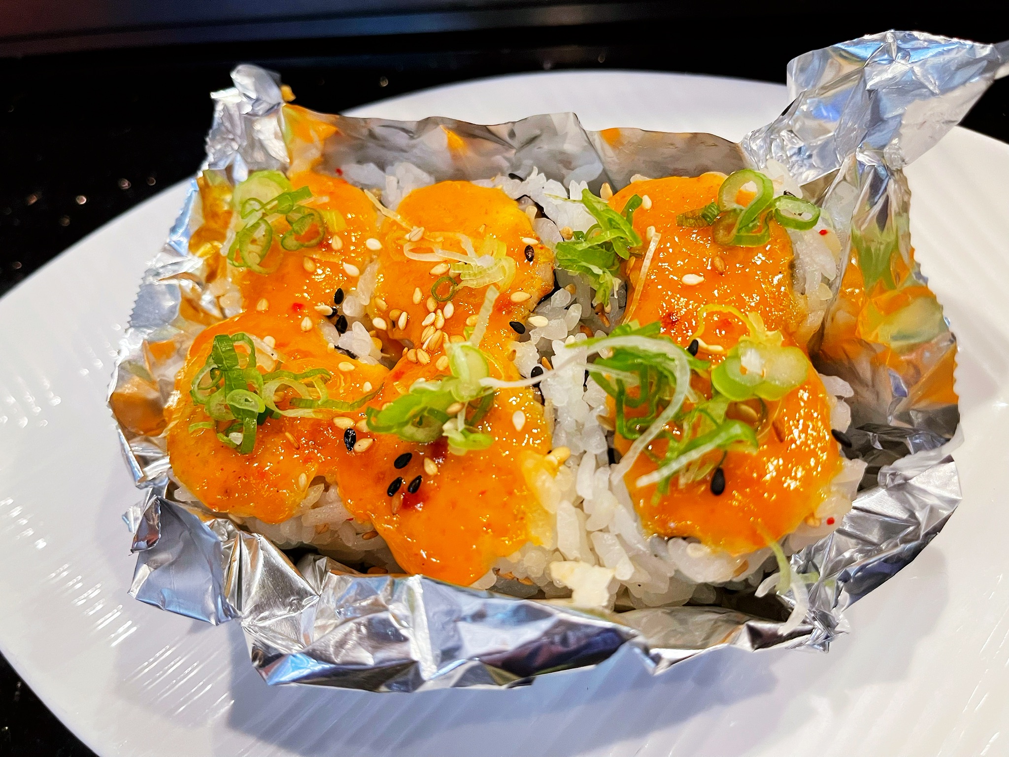 Order Spicy Scallop Roll food online from Izumi store, Attleboro on bringmethat.com
