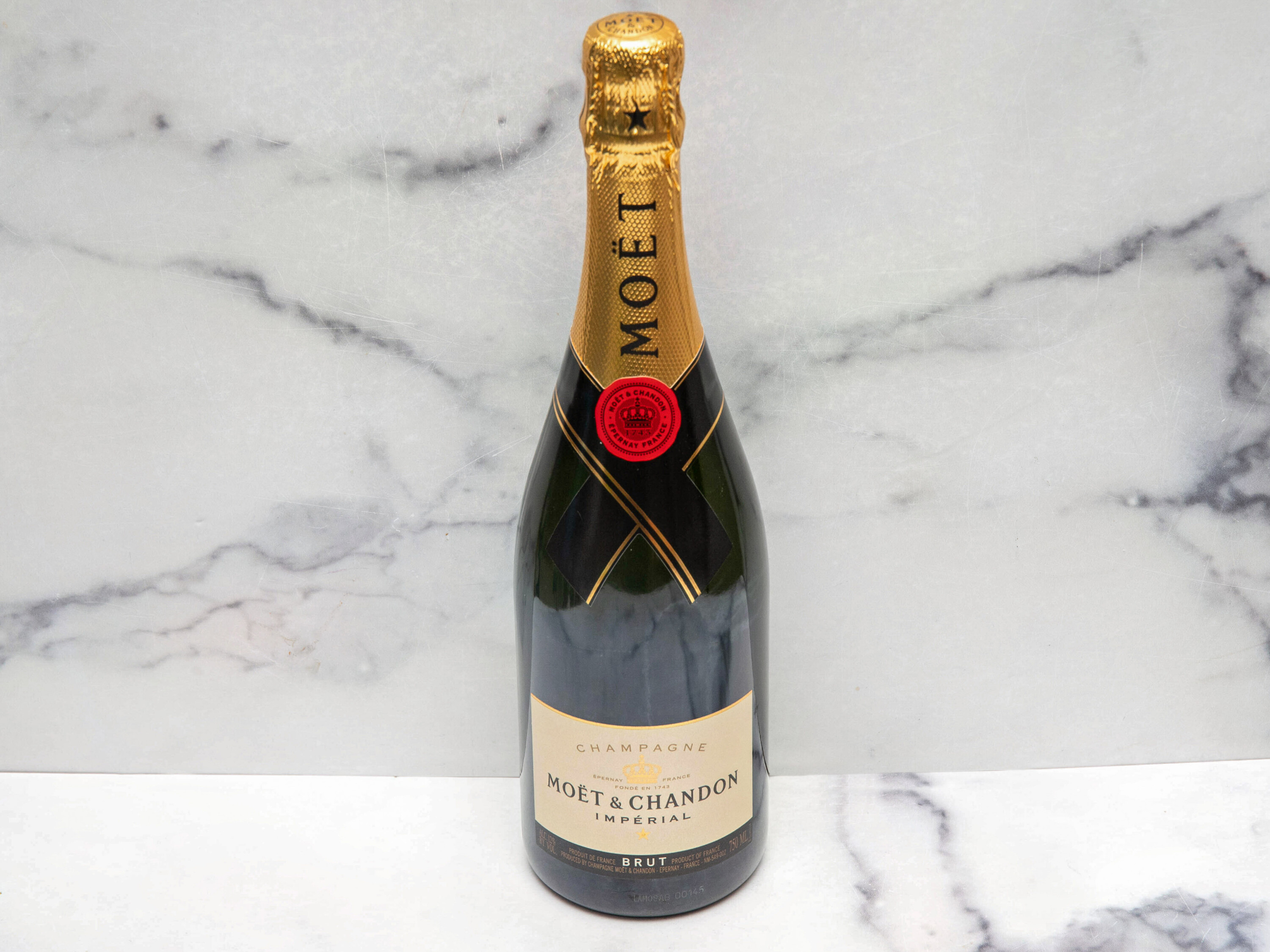 Order Moet and Chandon Imperial Brut Champagne food online from Dream Mart Liquor store, Huntington on bringmethat.com