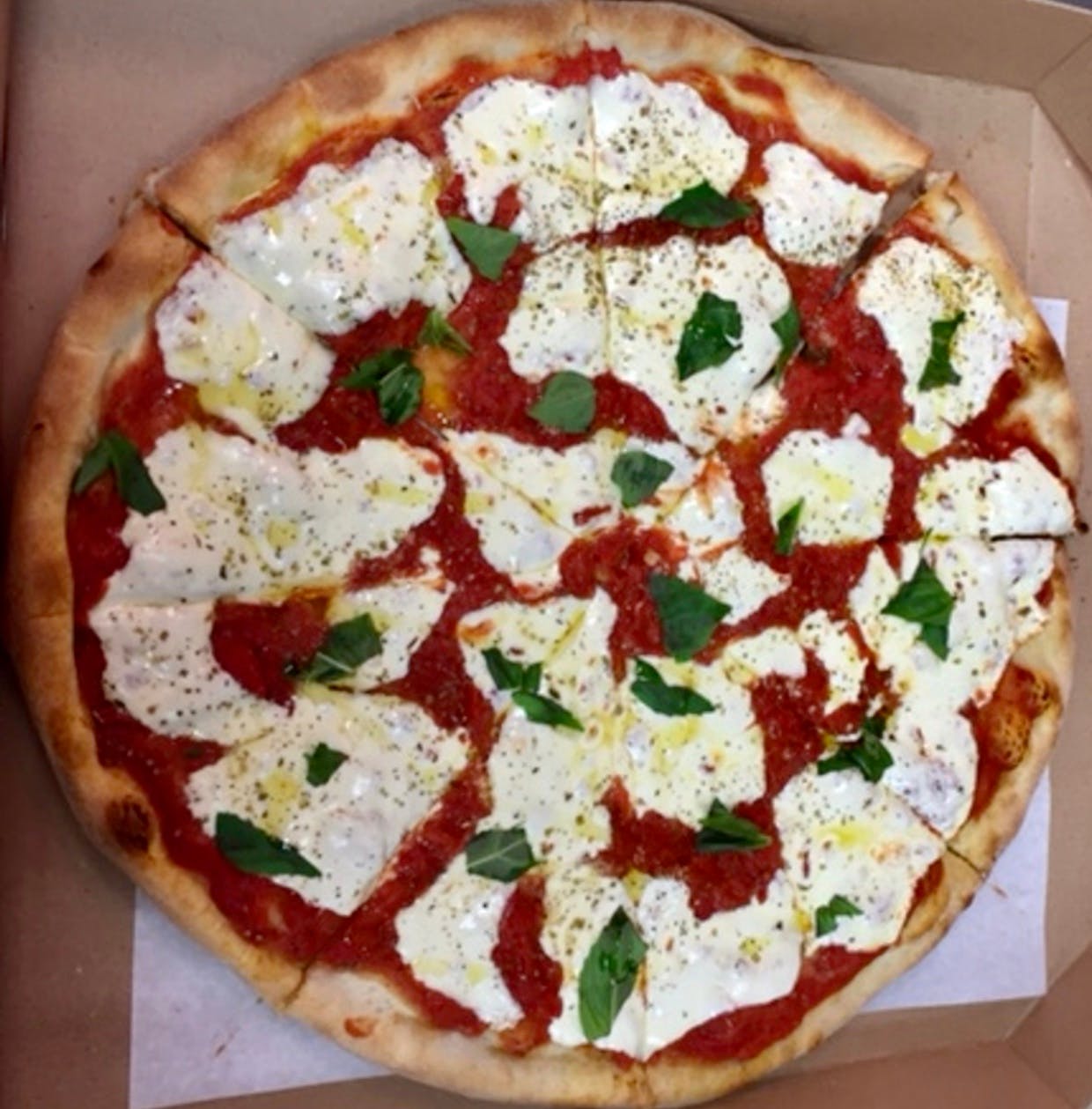 Order Margherita Pizza - Medium 14'' (6 Slices) food online from Michael's Pizza & Pasta store, White Plains on bringmethat.com