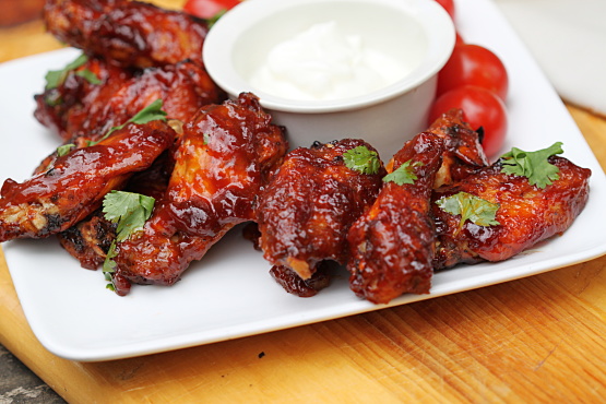 Order 6 Piece BBQ Wings food online from Mediterranean Grill And Bar store, New York on bringmethat.com