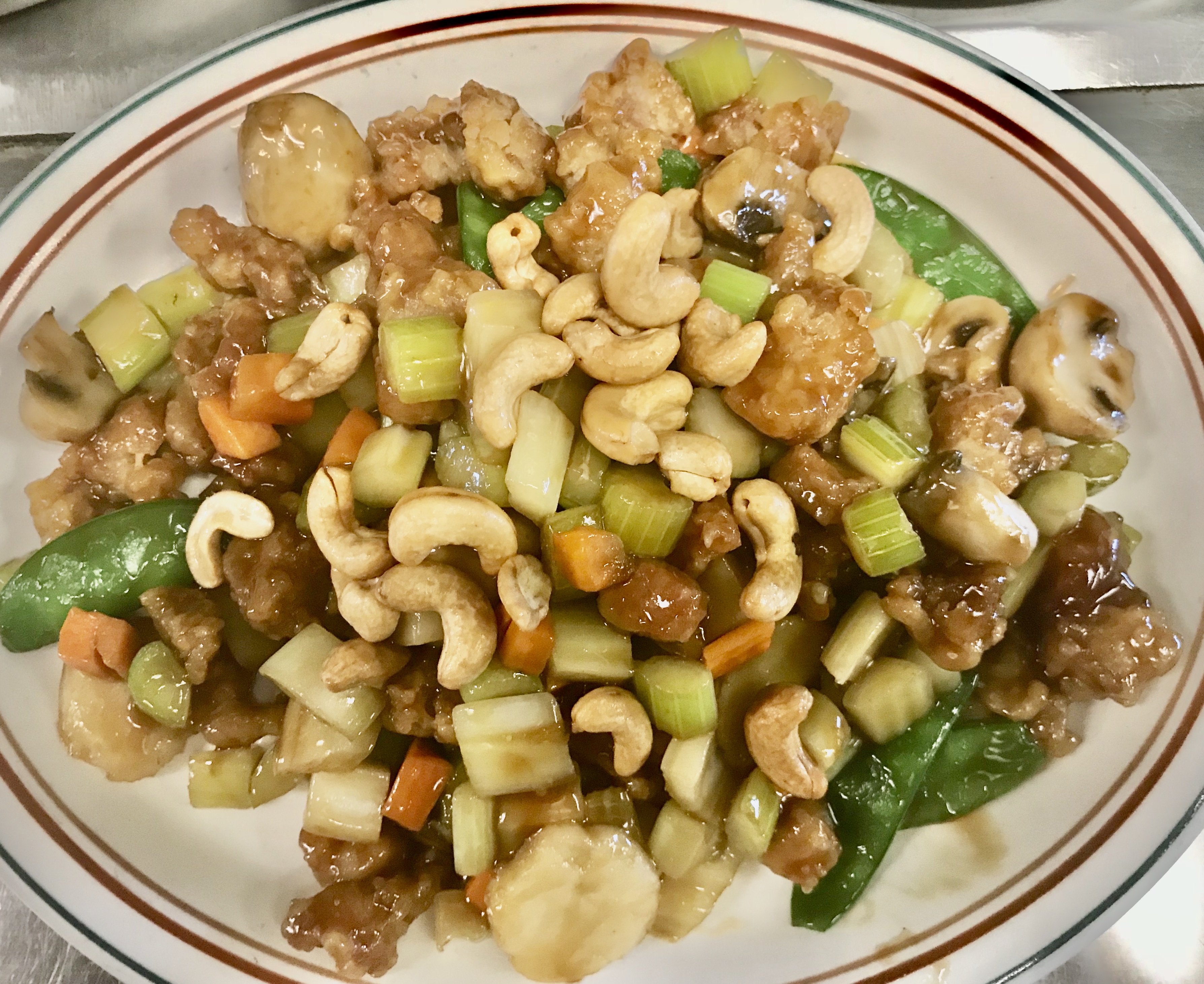 Order 89. Diced Chicken with Cashew Nuts food online from Tang's Wok store, Bedford Heights on bringmethat.com