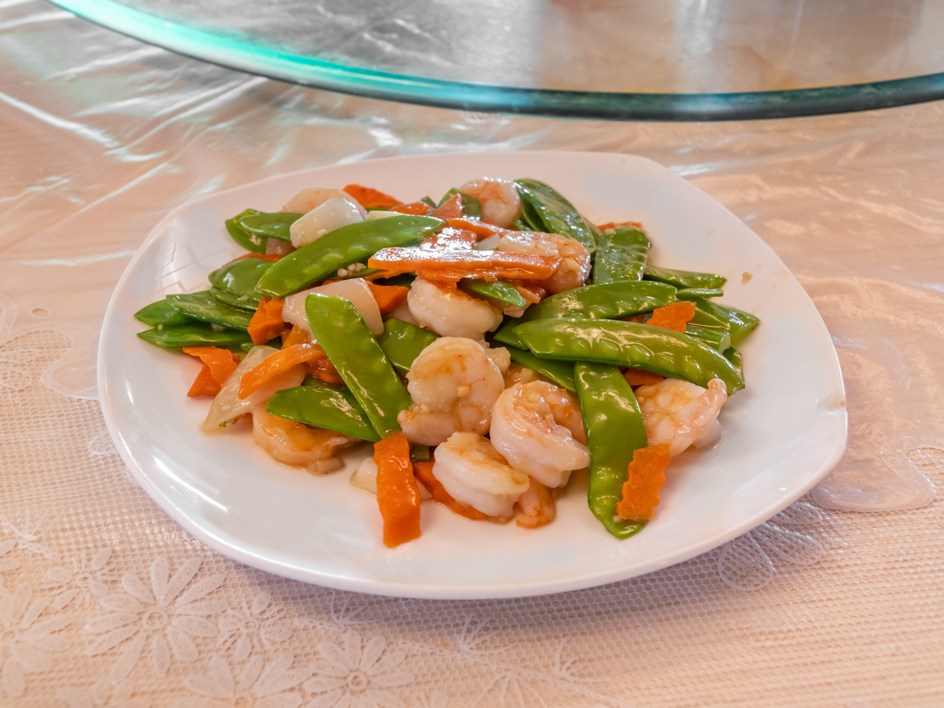 Order 77. Shrimp with Snow Peas food online from Oriental Chinese Restaurant store, La Habra on bringmethat.com