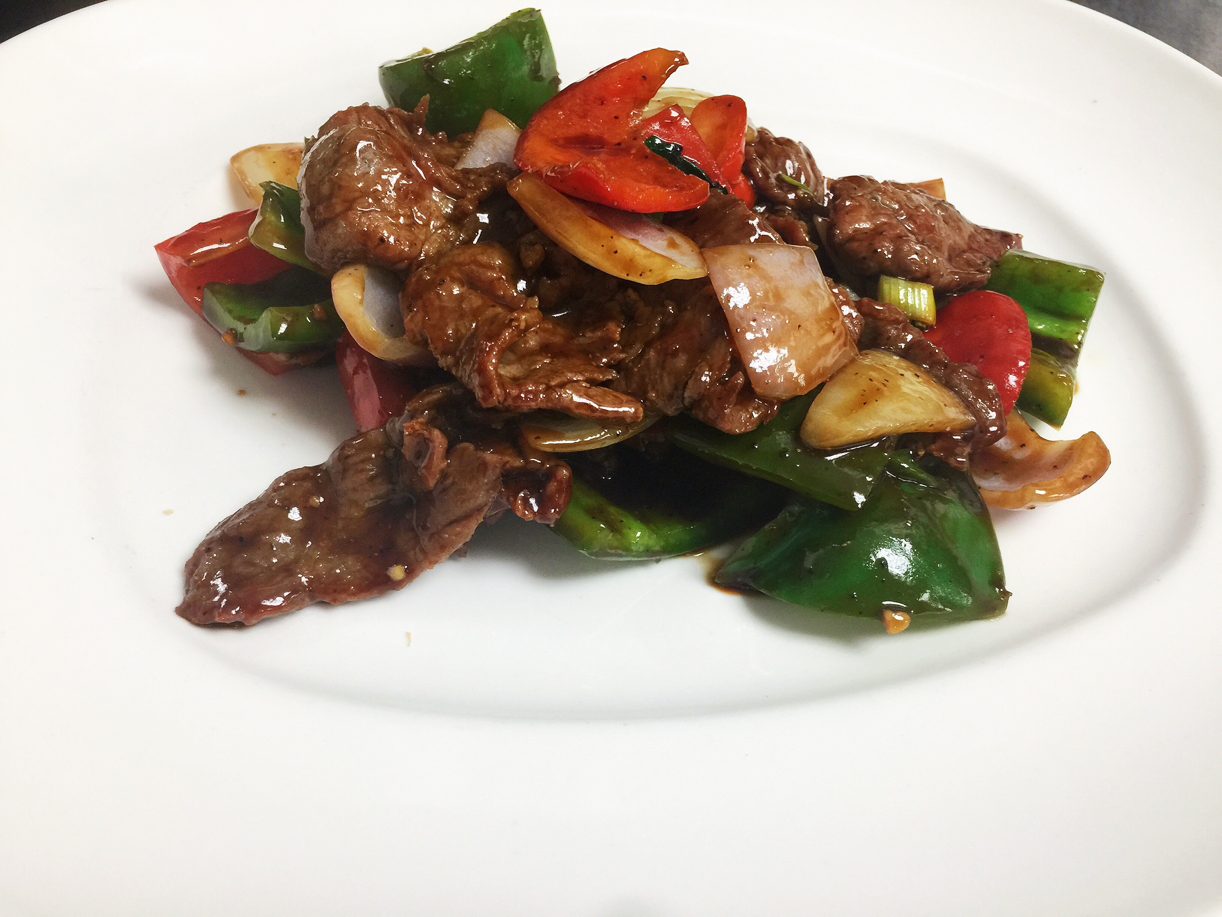 Order Pepper Steak with Onion Entrees  food online from Komo asian cuisine store, Bellmore on bringmethat.com