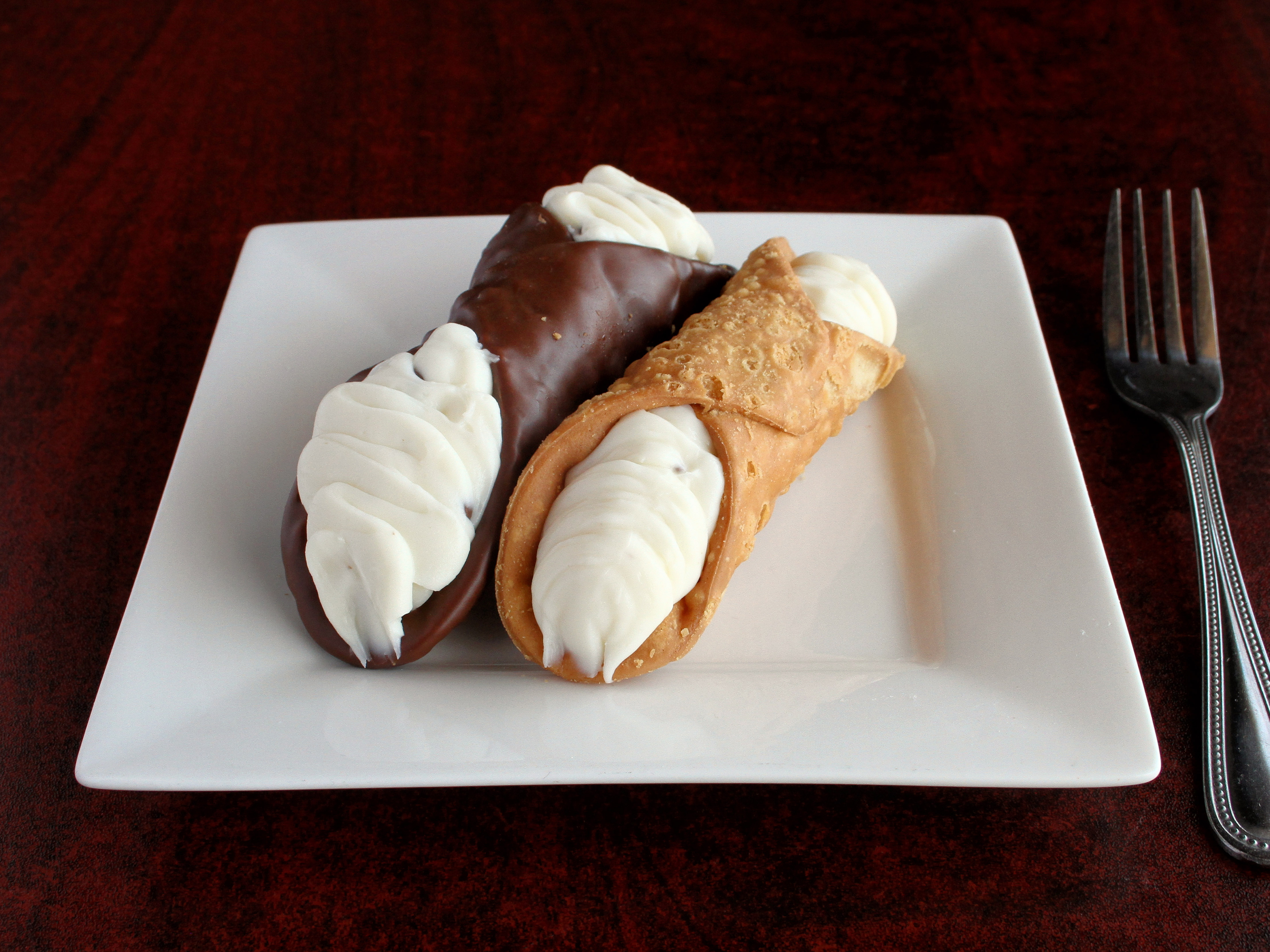 Order Cannoli food online from Falcone Pizzeria store, Oklahoma City on bringmethat.com