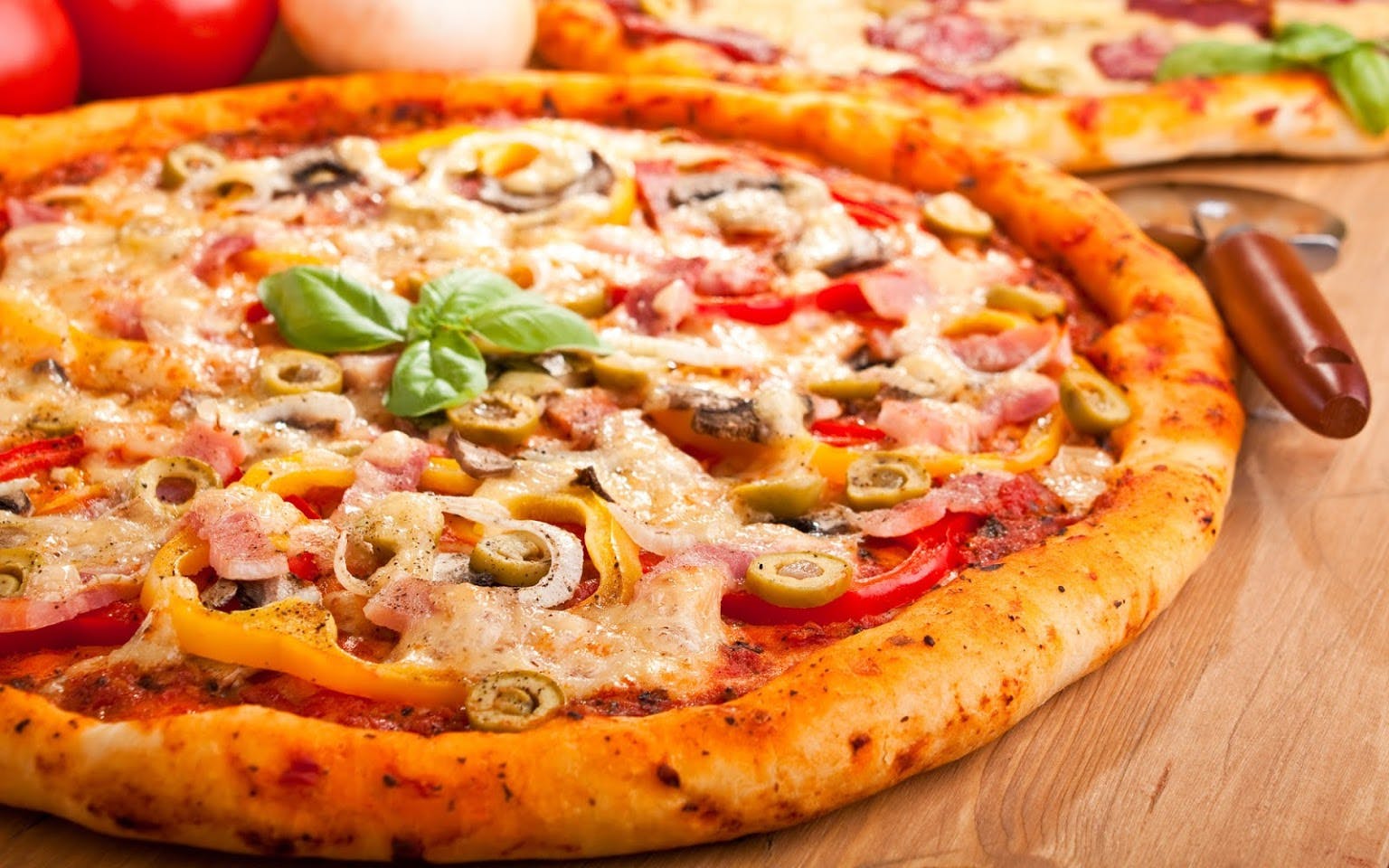 Order Work's Supreme Neapolitan Pizza - Small 10" food online from Giardino Pizzeria & Restaurant store, Glade Spring on bringmethat.com