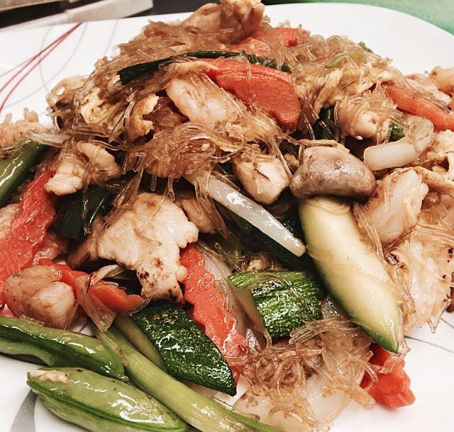 Order Pad Woon Sen - Chicken & Shrimp food online from Fusion Asian Bistro store, Buford on bringmethat.com