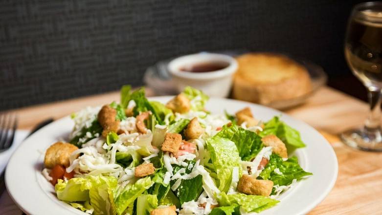 Order Dinner Salad food online from Carbone's Pizzeria store, Woodbury on bringmethat.com