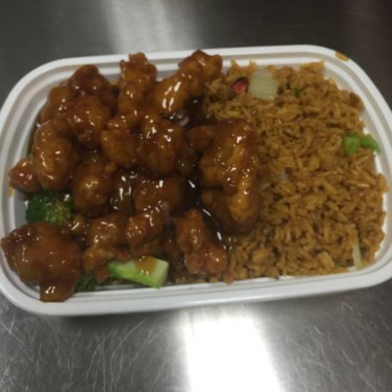 Order C16. General Tso's Chicken Combo food online from China King store, St. Louis on bringmethat.com