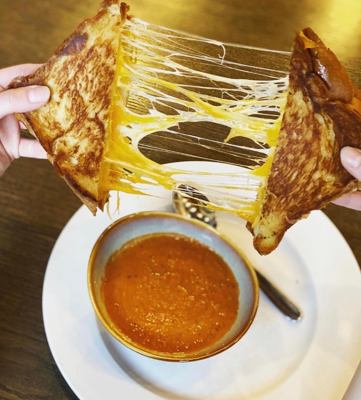 Order Grilled Cheese & Tom Soup food online from Kanela Breakfast Club store, Chicago on bringmethat.com