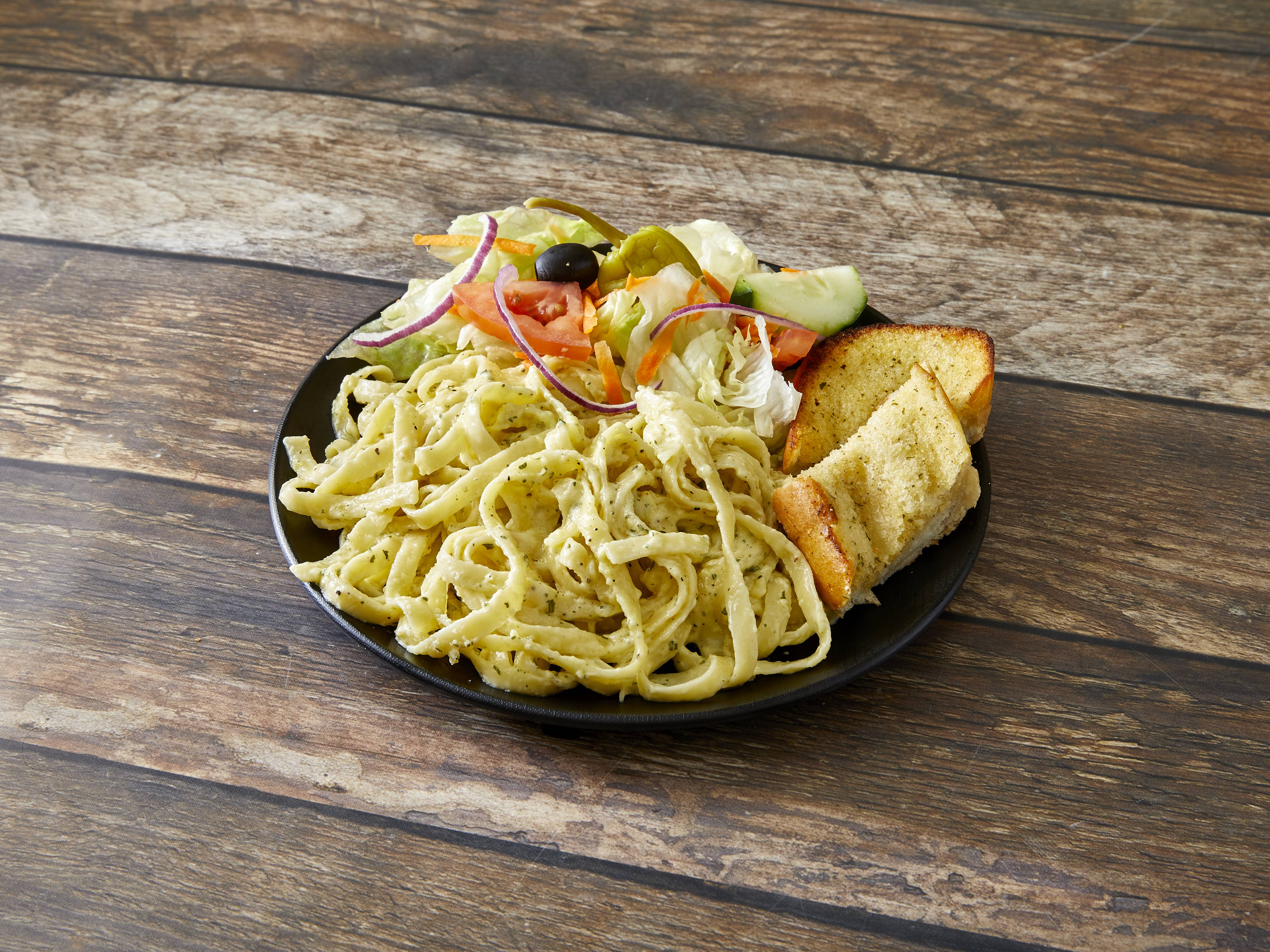 Order Fettuccine Alfredo food online from Chikago Pizza store, Chicago on bringmethat.com