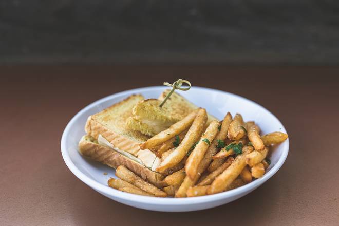Order Grilled Cheese food online from Brahma Bar And Grill store, Fair Oaks on bringmethat.com