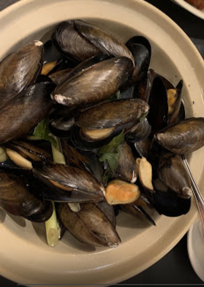 Order A16. Steam Mussel with Herb food online from Kin Thai store, High Point on bringmethat.com