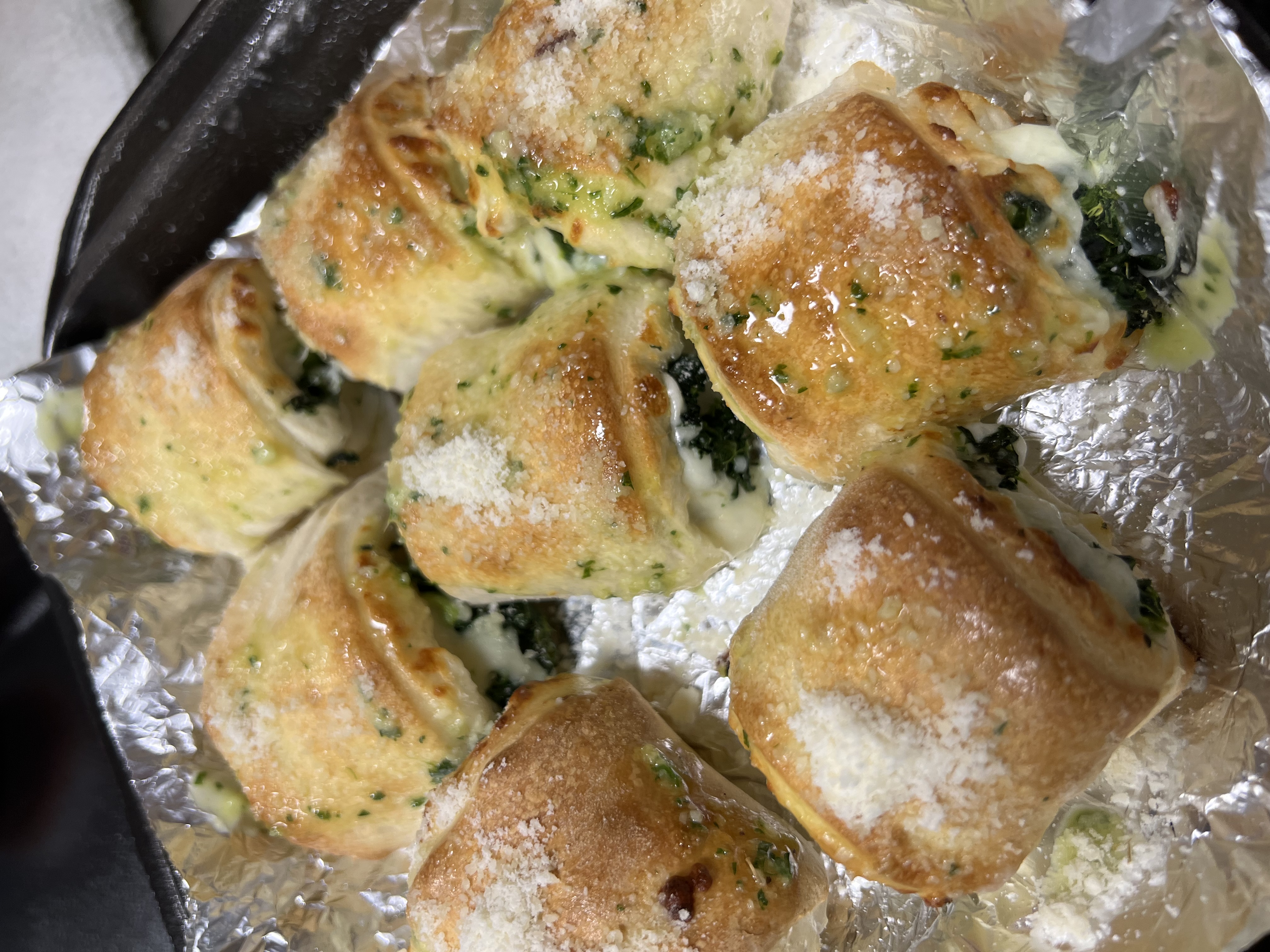 Order Spinach Garlic Knots food online from Downtown Pizza store, Blacksburg on bringmethat.com