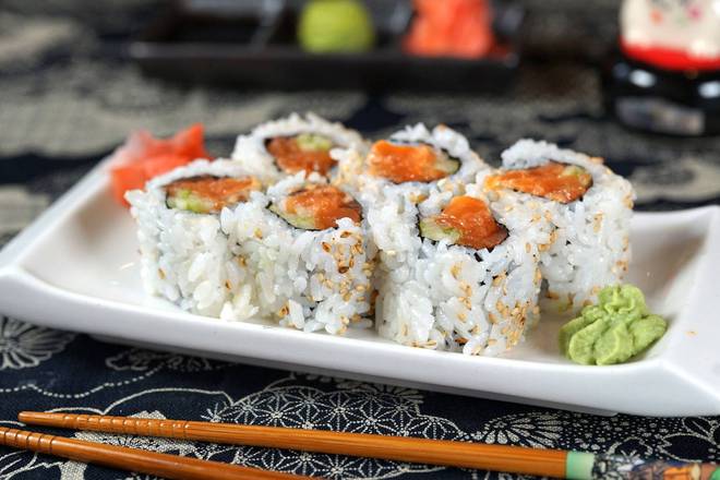Order Spicy salmon roll food online from Osaka Sushi & Fresh Smoothies store, Chicago on bringmethat.com