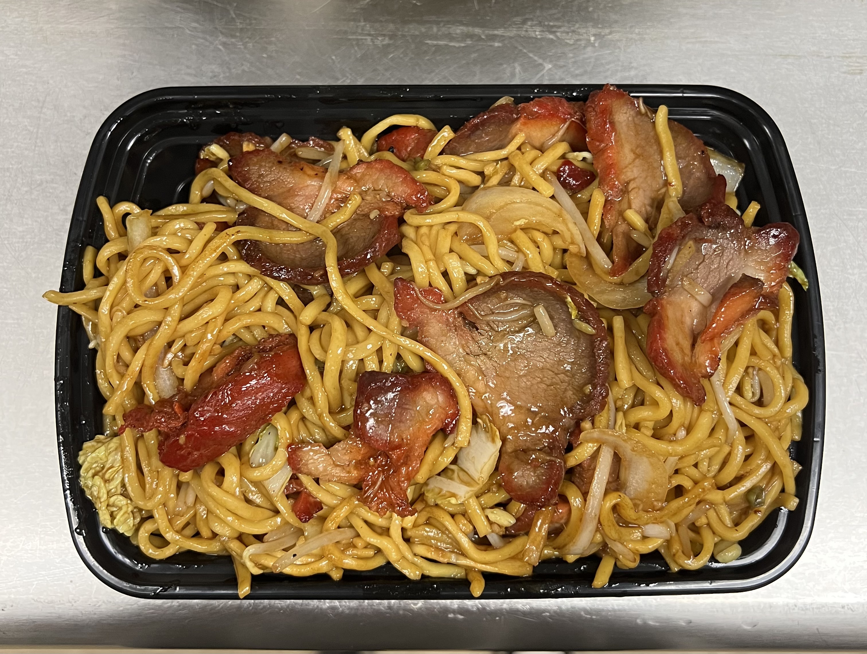 Order 43. Roast Pork Lo Mein food online from Golden China Express store, Worthington on bringmethat.com