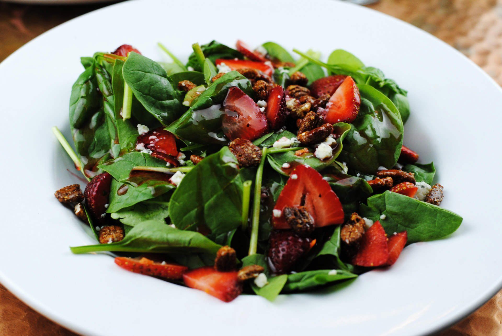 Order Strawberry Spinach Salad food online from Baron Steakhouse & Bar store, Garden City on bringmethat.com