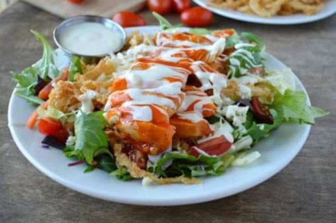 Order Spicy Buffalo Chicken Salad food online from Salerno Pizzeria & Sports Bar store, Hodgkins on bringmethat.com