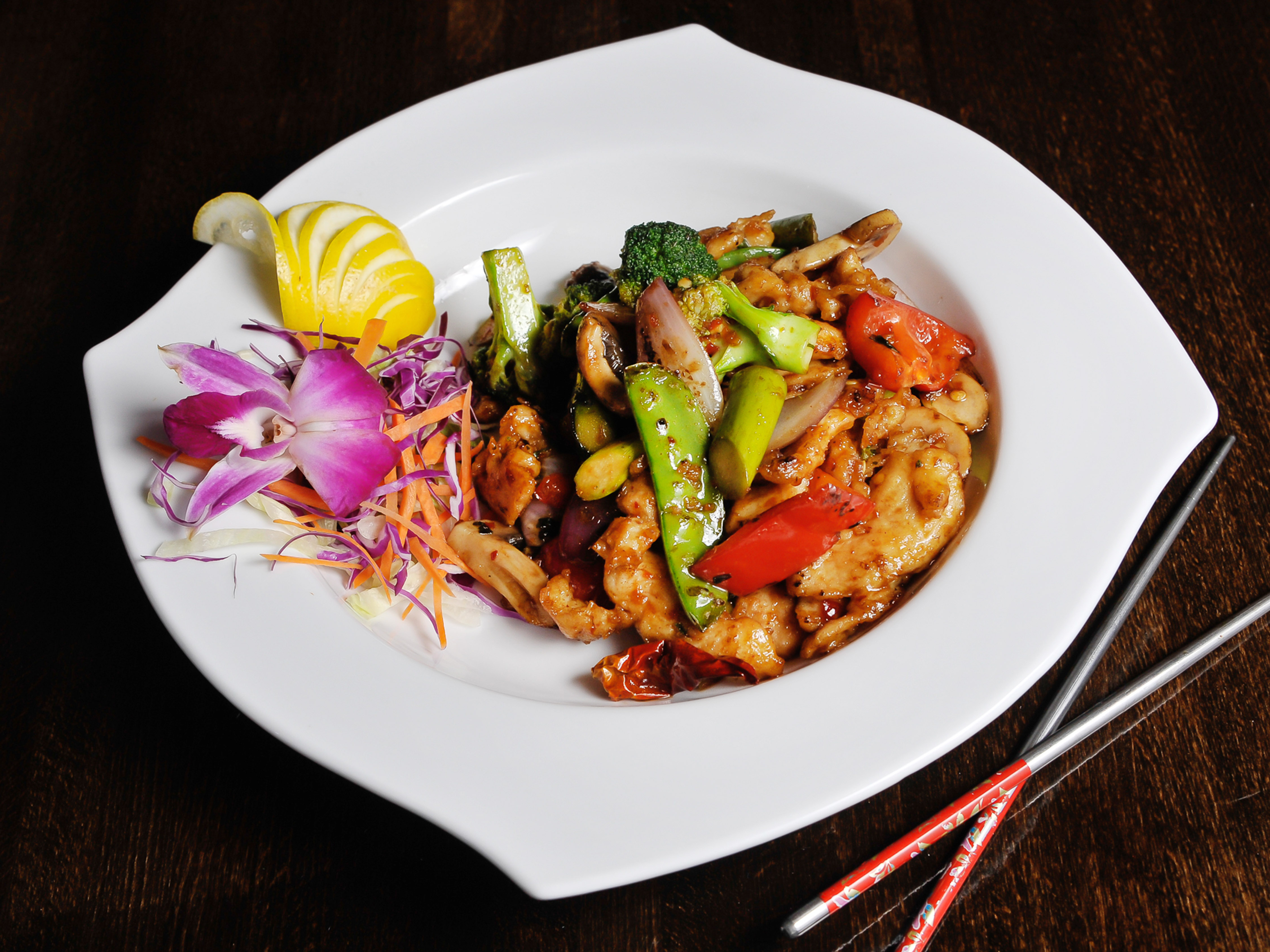 Order Thai Basil Plate food online from Nova Sushi Bar & Asian Bistro Ii store, Atlanta on bringmethat.com