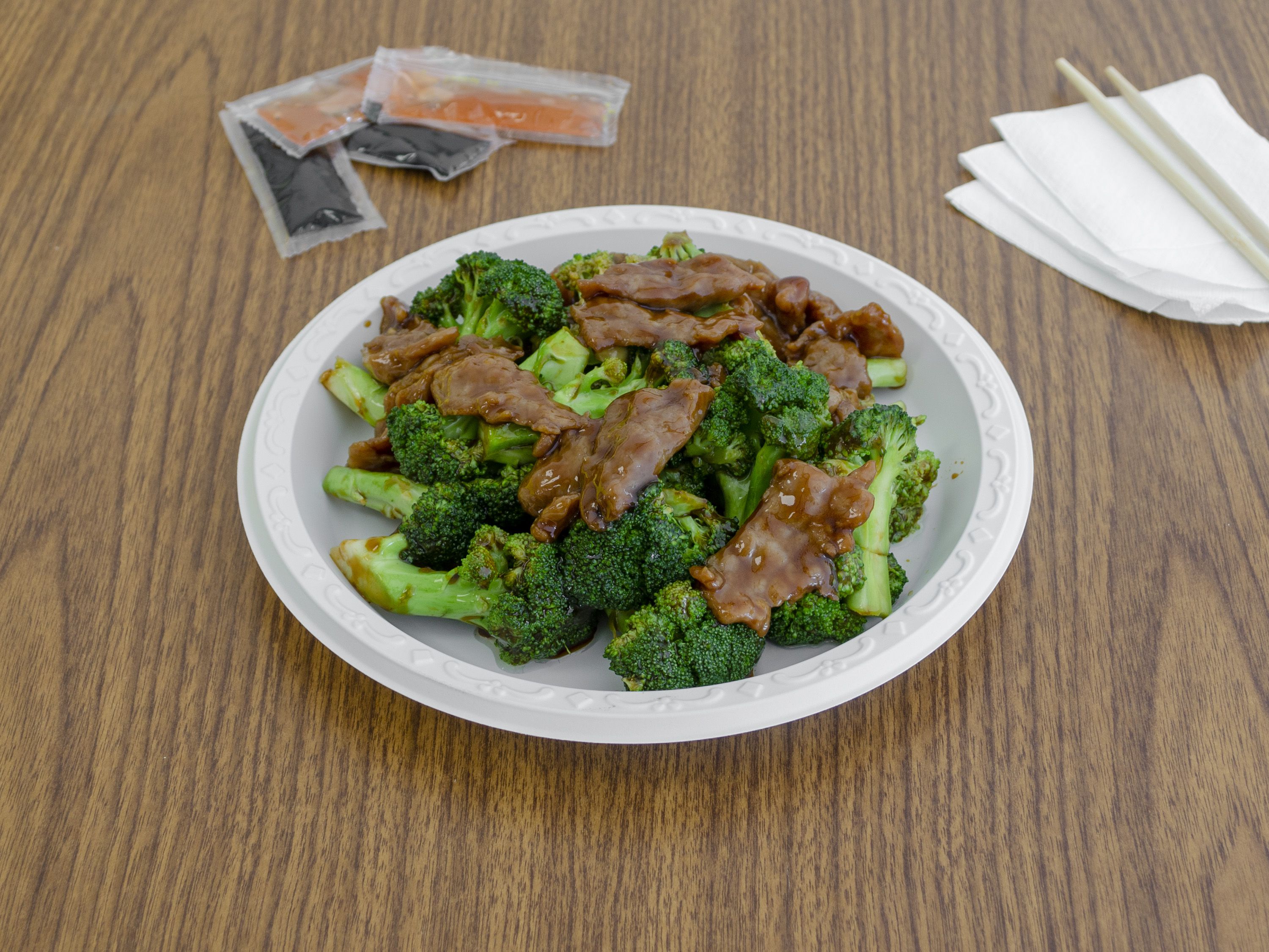 Order 129. Beef with Broccoli food online from New China Restaurant store, Huntington on bringmethat.com