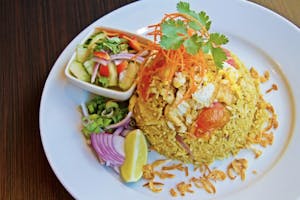 Order Curry Fried Rice food online from Noodle Wave store, Dallas on bringmethat.com