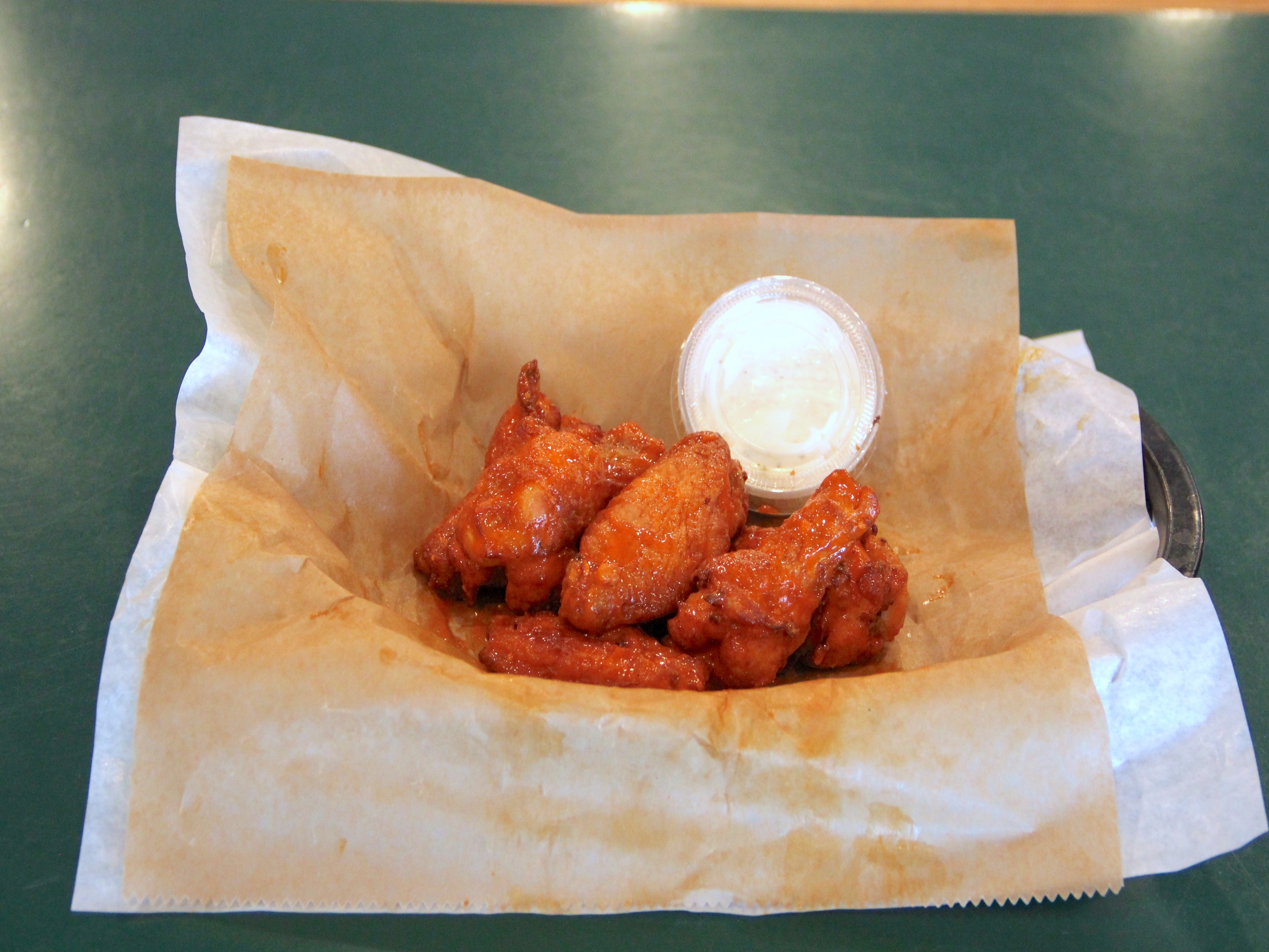 Order Classic 6 Wings food online from Round Table Pizza store, Rancho Cucamonga on bringmethat.com