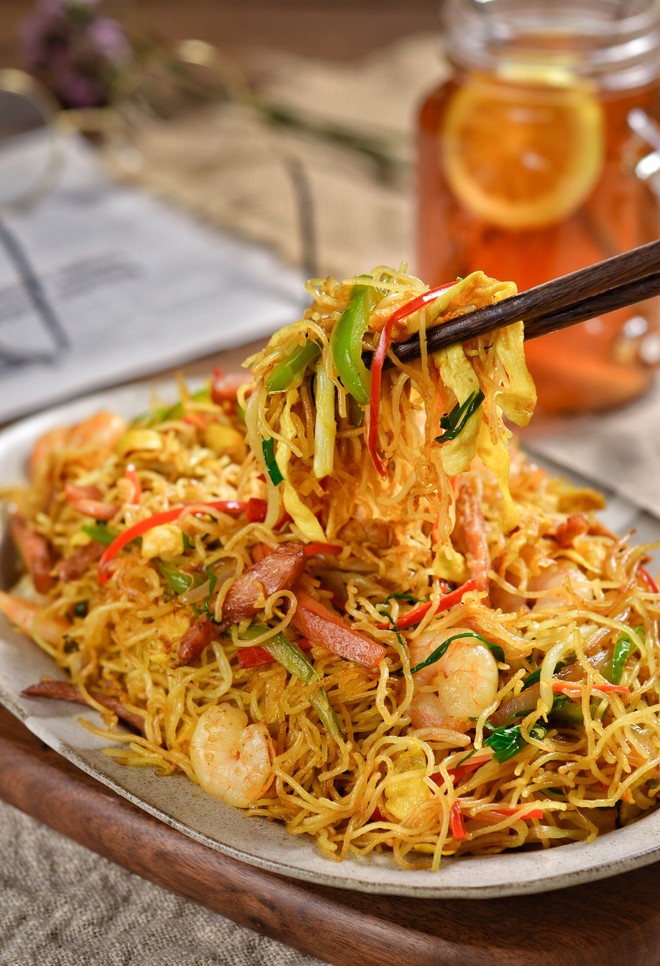 Order Singapore Rice Noodle 星洲炒米粉 food online from Mandarin House Taste of Asia store, Opelika on bringmethat.com