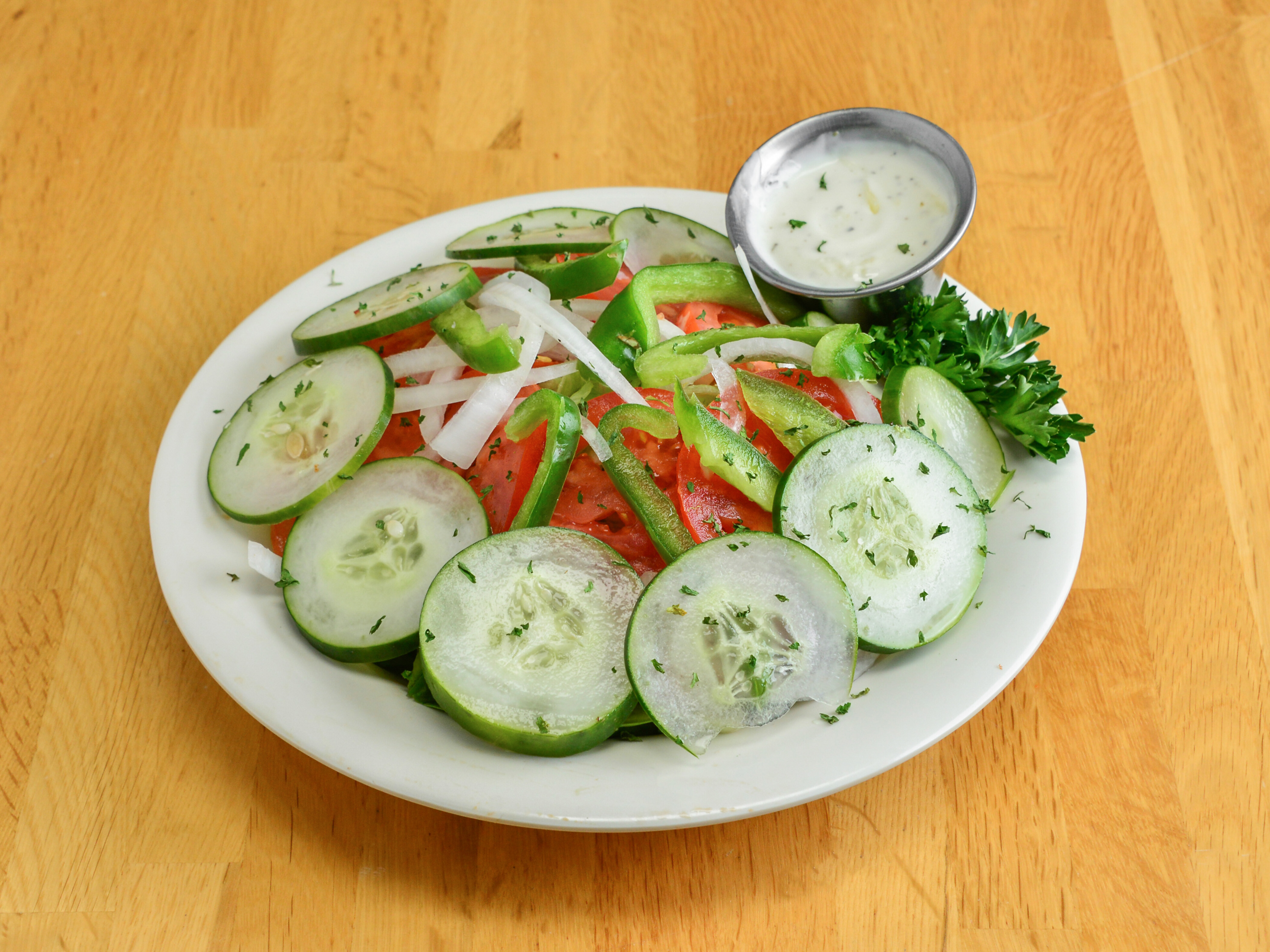 Order Garden Salad food online from Grumpy Gary Grill store, Huntington on bringmethat.com