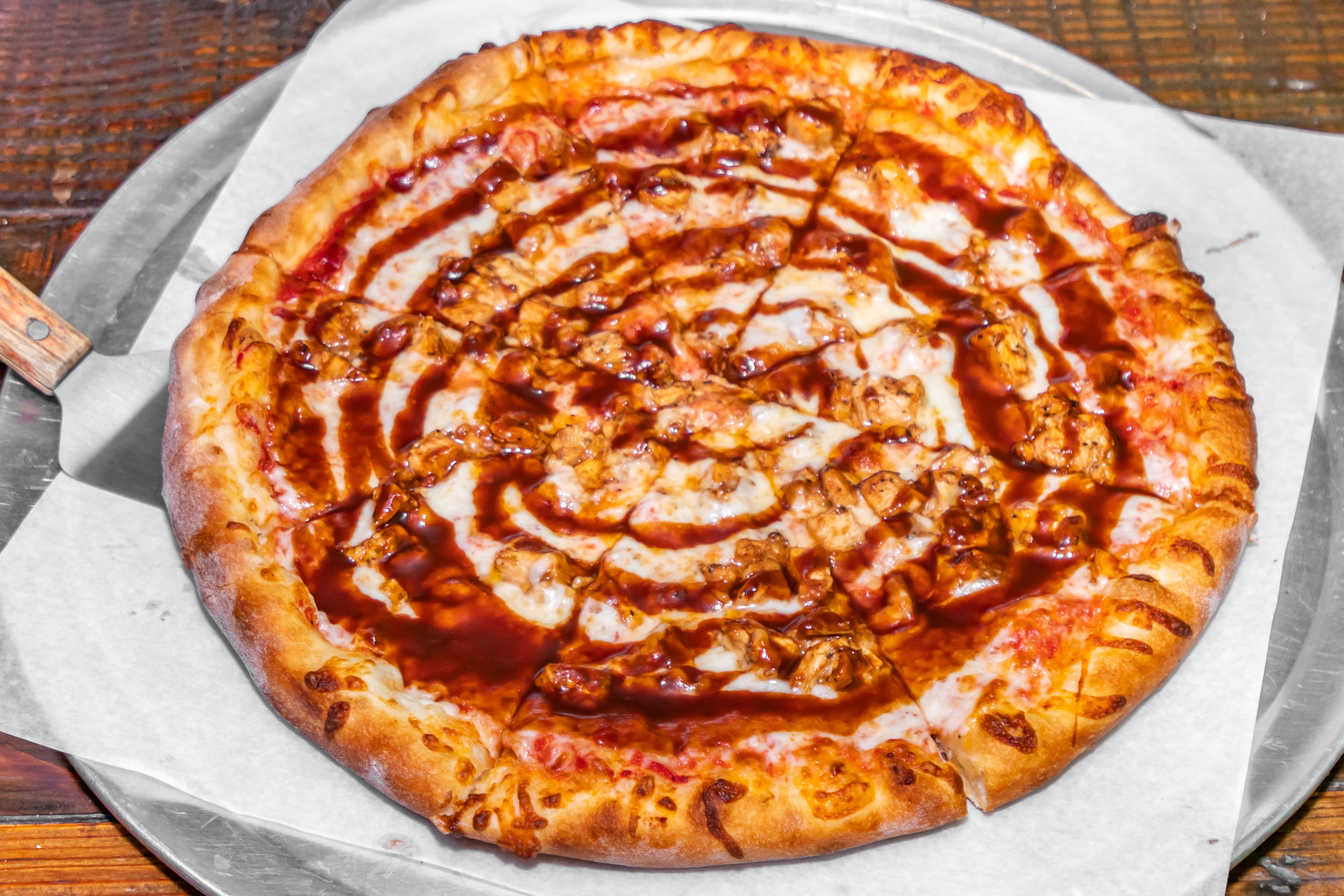 Order BBQ Chicken Pizza - 18" food online from Brothers Pizza store, Las Vegas on bringmethat.com