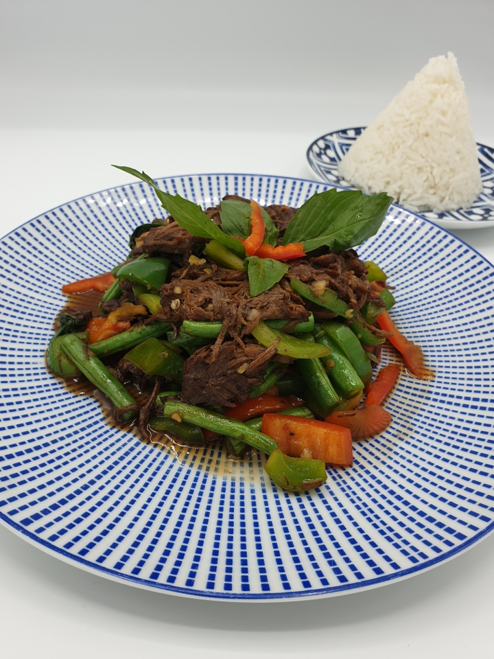 Order M-7 Stewed Beef Basil food online from Malii Thai Kitchen store, New York on bringmethat.com