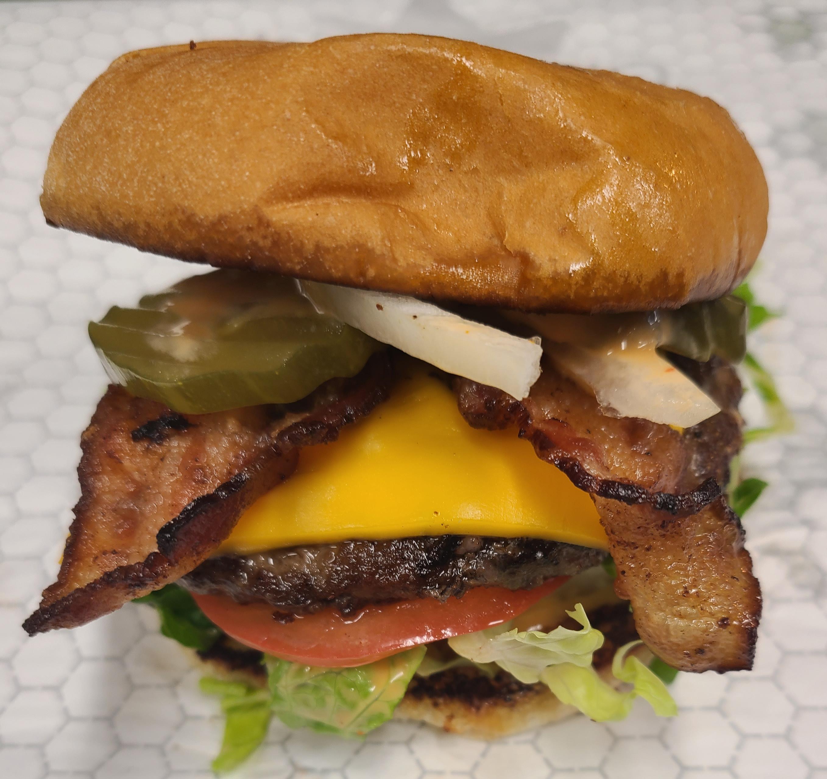 Order #B10 Fast Food Bacon Deluxe Burger food online from Hunny Beez store, Newberg on bringmethat.com