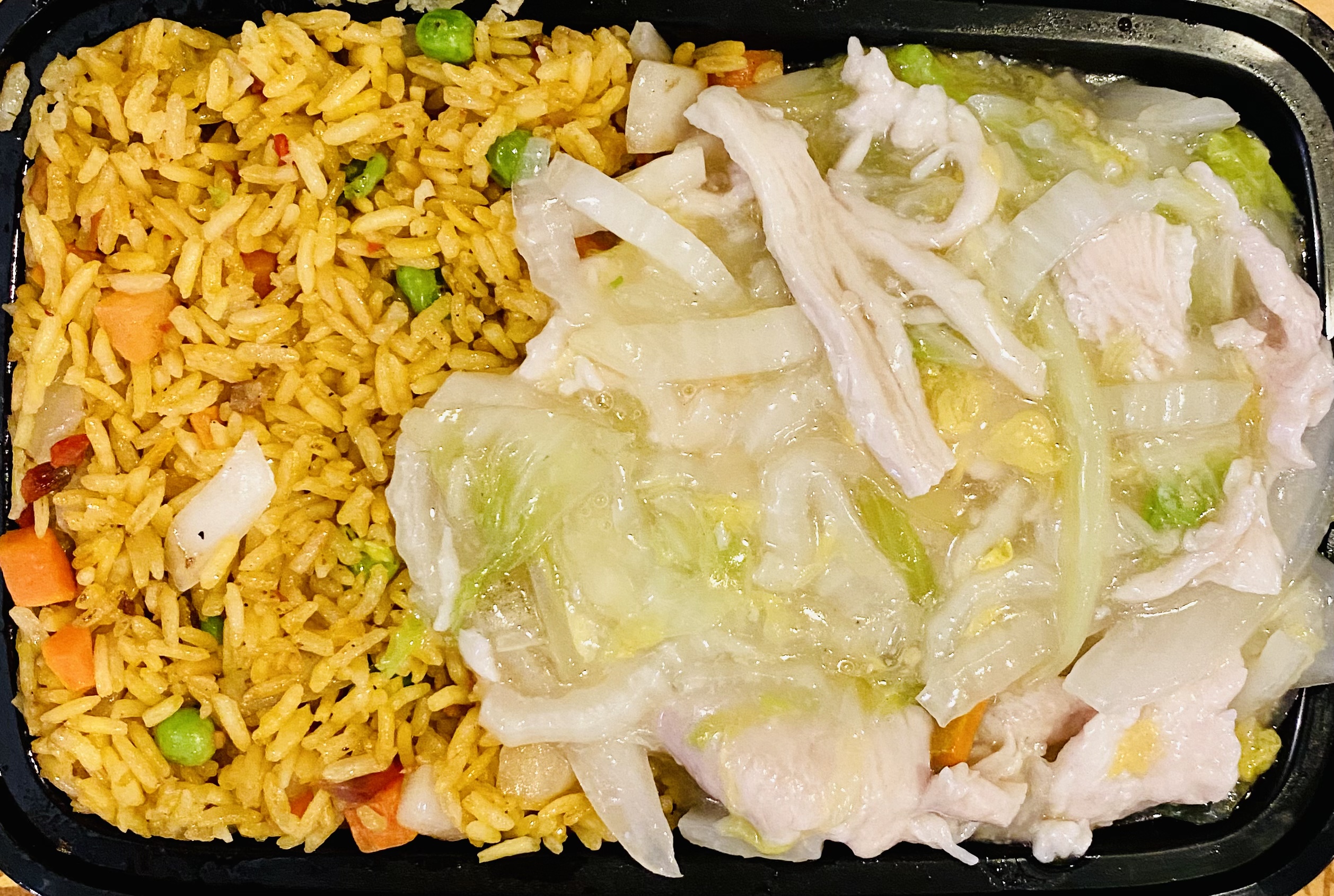 Order C1. Chicken Chow Mein Combo Plate food online from Chow's Garden Restaurant store, Millville on bringmethat.com