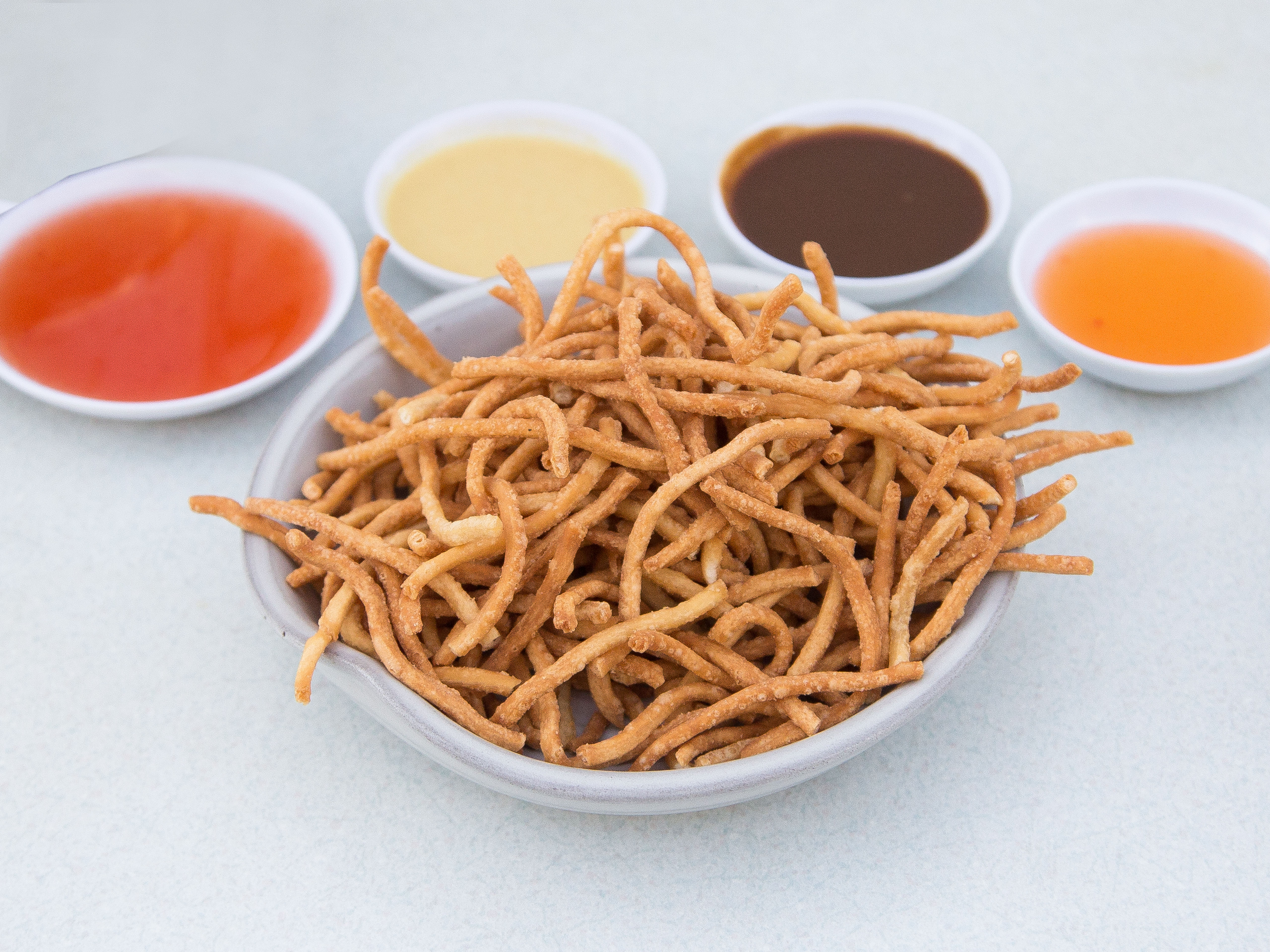Order 99. Fried Crispy Noodles food online from Szechwan Inn store, Canoga Park on bringmethat.com