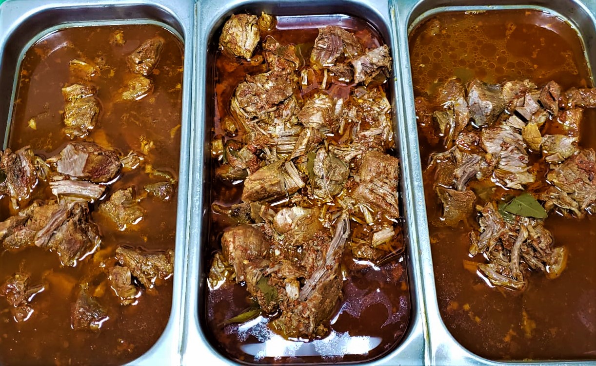 Order Barbacoa of Beef food online from 3 Aguilas Taqueria store, Denton on bringmethat.com