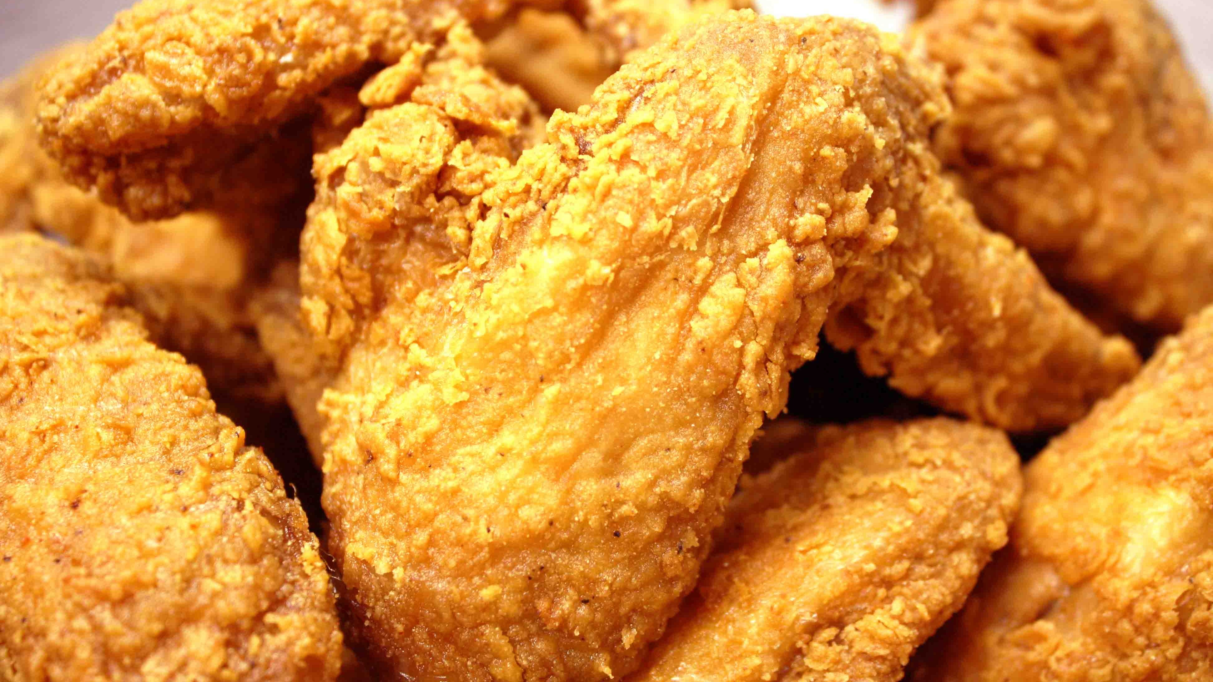 Order Whole Wings food online from Captain Jay Fish & Chicken store, Southfield on bringmethat.com