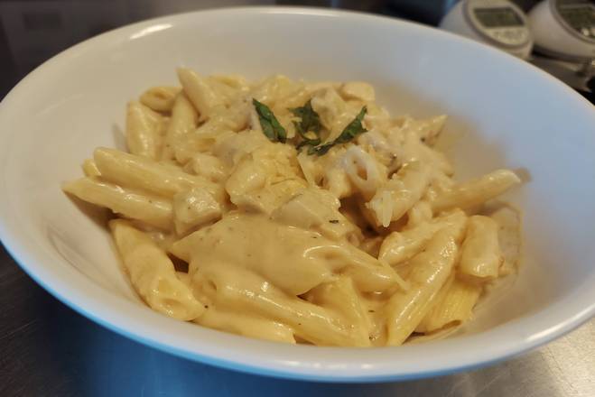 Order Penne Alfredo Pasta food online from Italia Pizza Kitchen store, Cypress on bringmethat.com