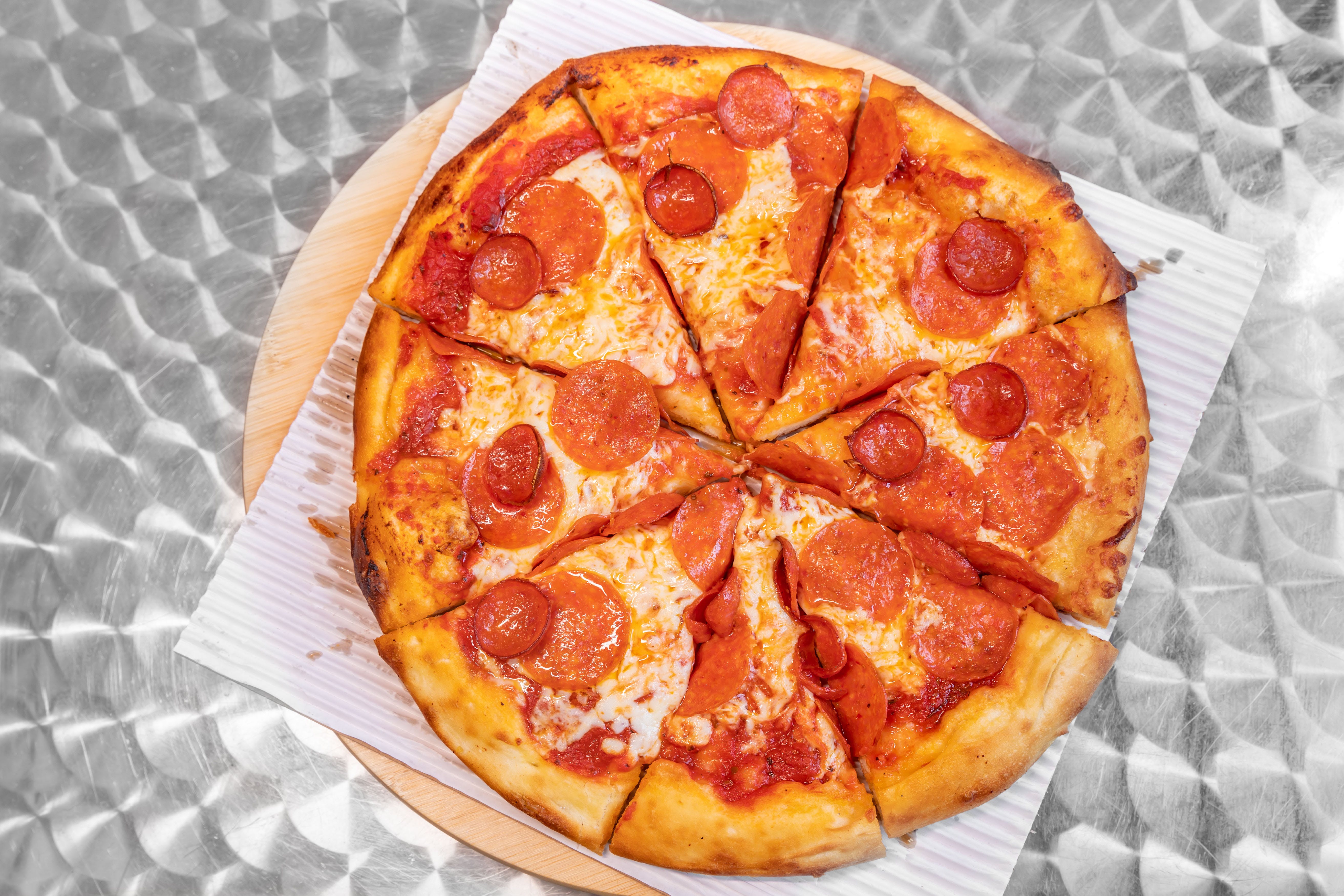 Order Pepperoni Pizza - Medium 12'' food online from Promenade Pizza store, Anaheim on bringmethat.com