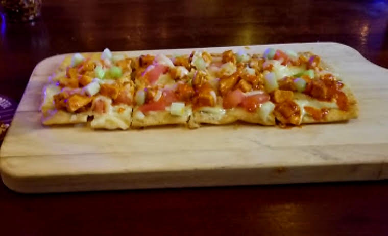 Order Buffalo Flatbread food online from City Tap and Grill store, Norridge on bringmethat.com