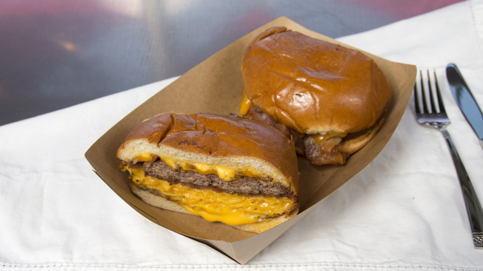 Order BACON MAC N CHEESE BURGER food online from Burros & Fries store, National City on bringmethat.com