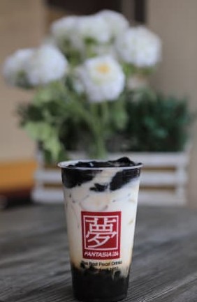 Order Okinawa Milk Tea with Grass Jelly food online from Fantasia Coffee & Tea store, Santa Clara on bringmethat.com