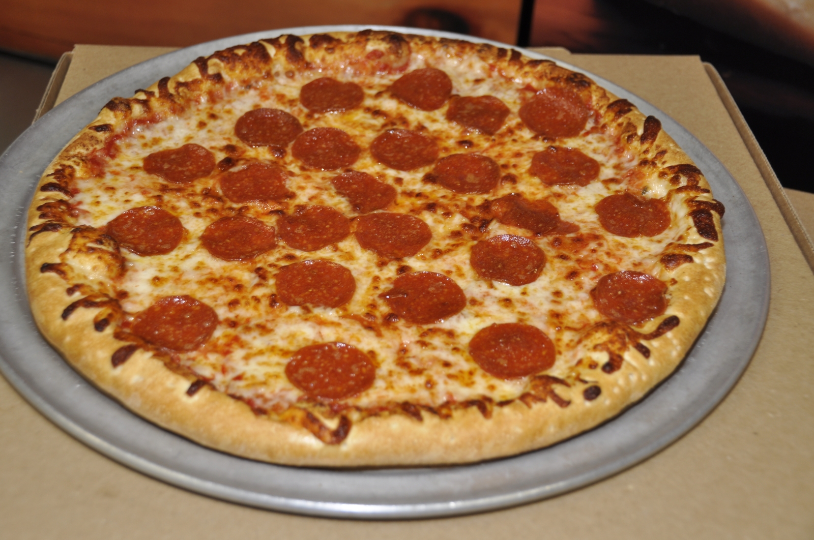 Order Large 14" Cheese Pizza, 12 Wings, 12 Garlic Knots, 2 Liter Soda for ONLY $31.99 food online from Mega Pizza store, Raleigh on bringmethat.com