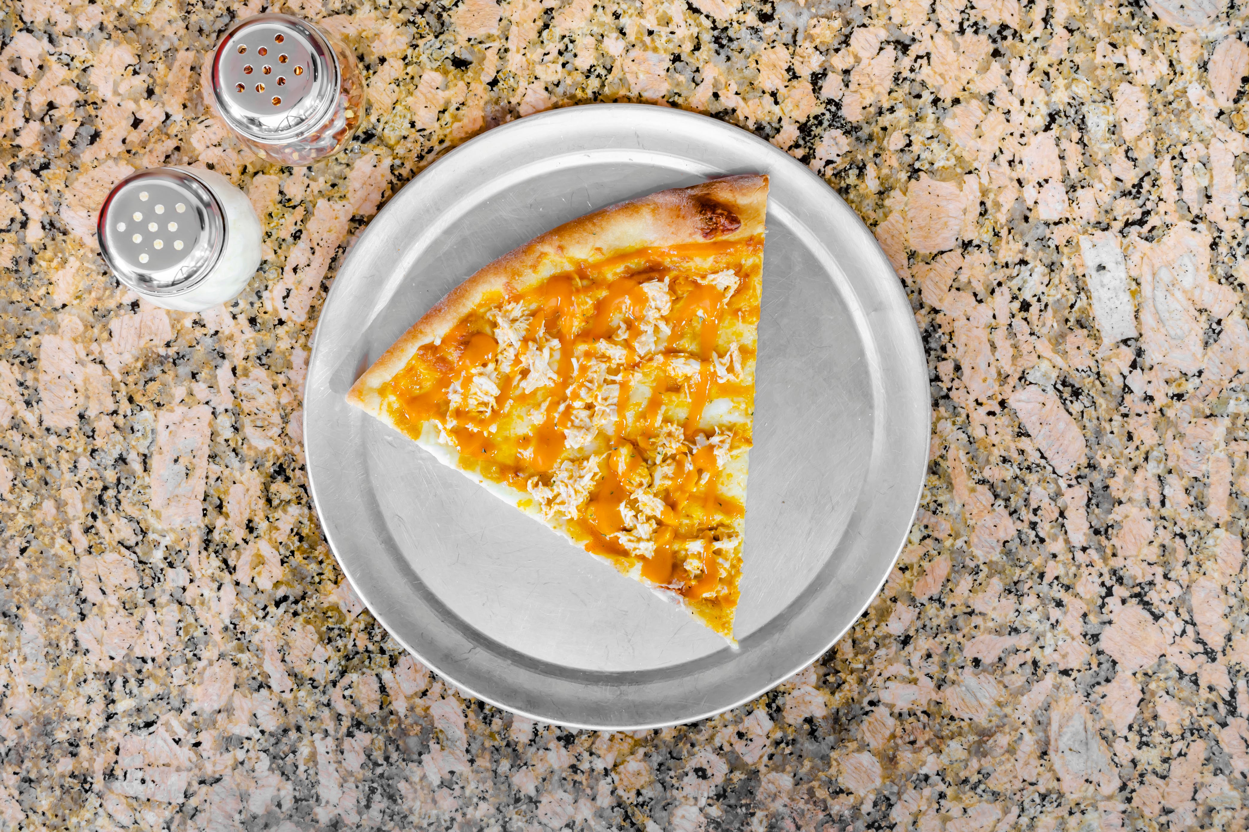 Order Buffalo Grilled Chicken Pizza - Small 12" food online from Camila's Pizzeria store, Bensalem on bringmethat.com