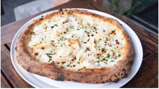 Order Chicken Alfredo Pizza food online from Wings & Things store, Monterey on bringmethat.com